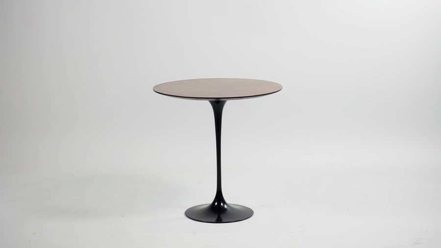Tulip table by Eero Saarinen